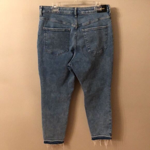 EXPRESS SIZE 14 R CURVY SKINNY HIGH RISE JEANS MEDIUM WASH DISTRESSED RAW HEM - Picture 6 of 10